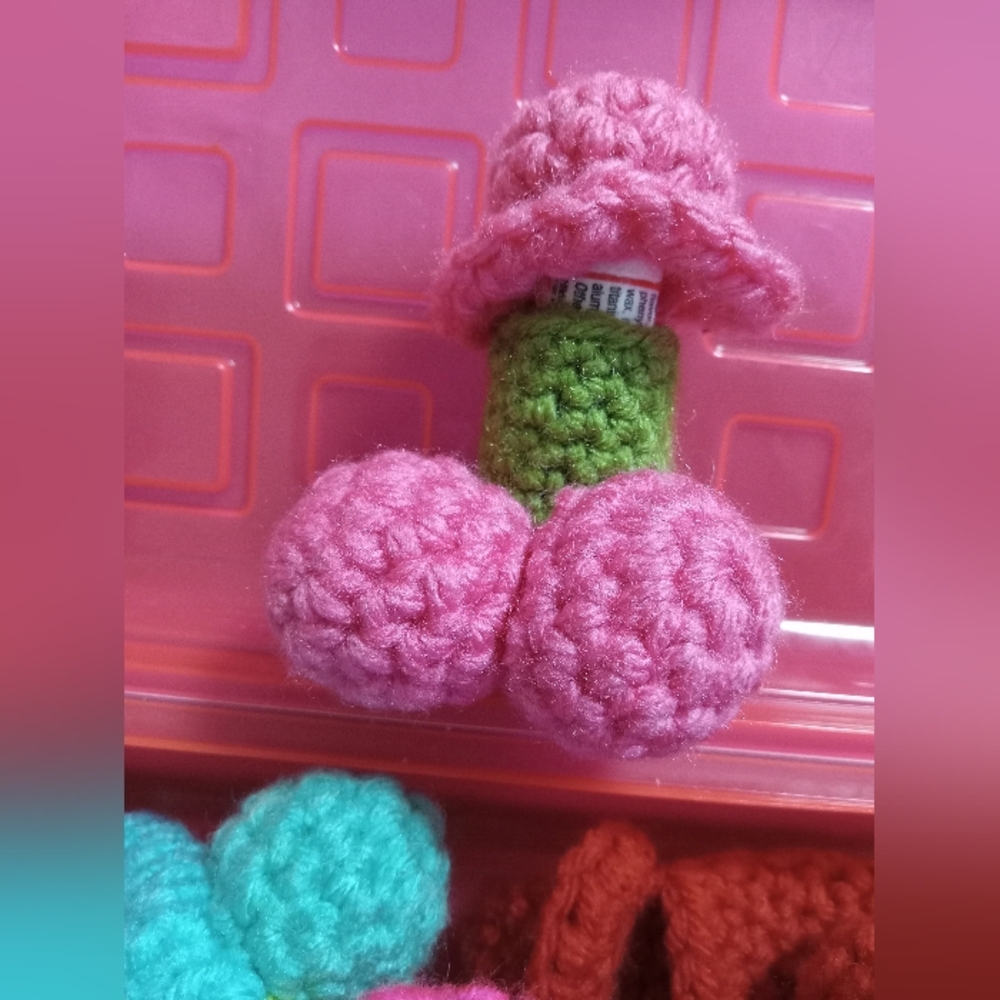 COPY - Handcrafted 🍆 crochet chapstick gag gift holder - Picture 4 of 5